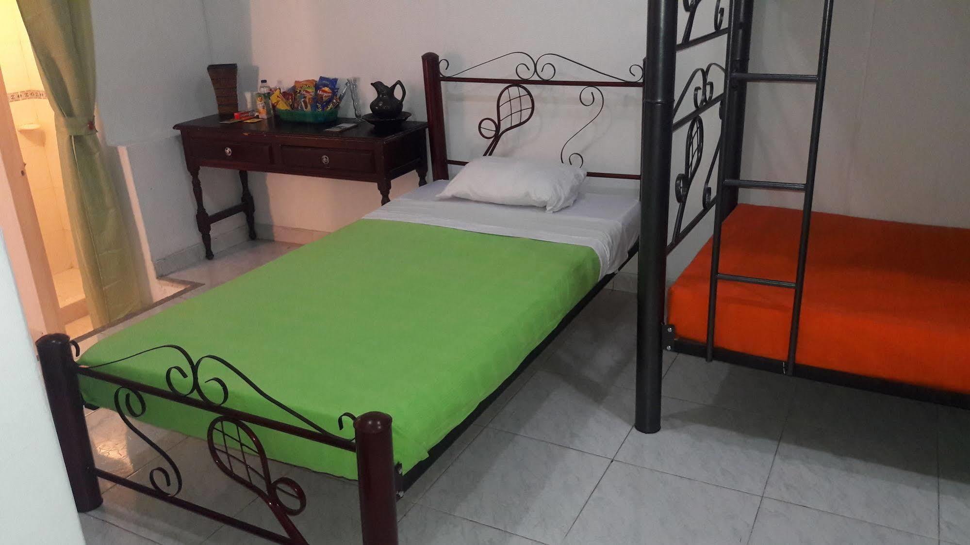 Hostal Deluxe Santander Manizales Exteriör bild