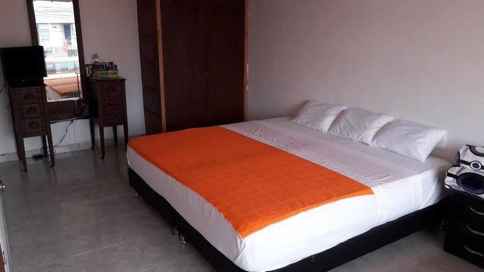 Hostal Deluxe Santander Manizales Exteriör bild