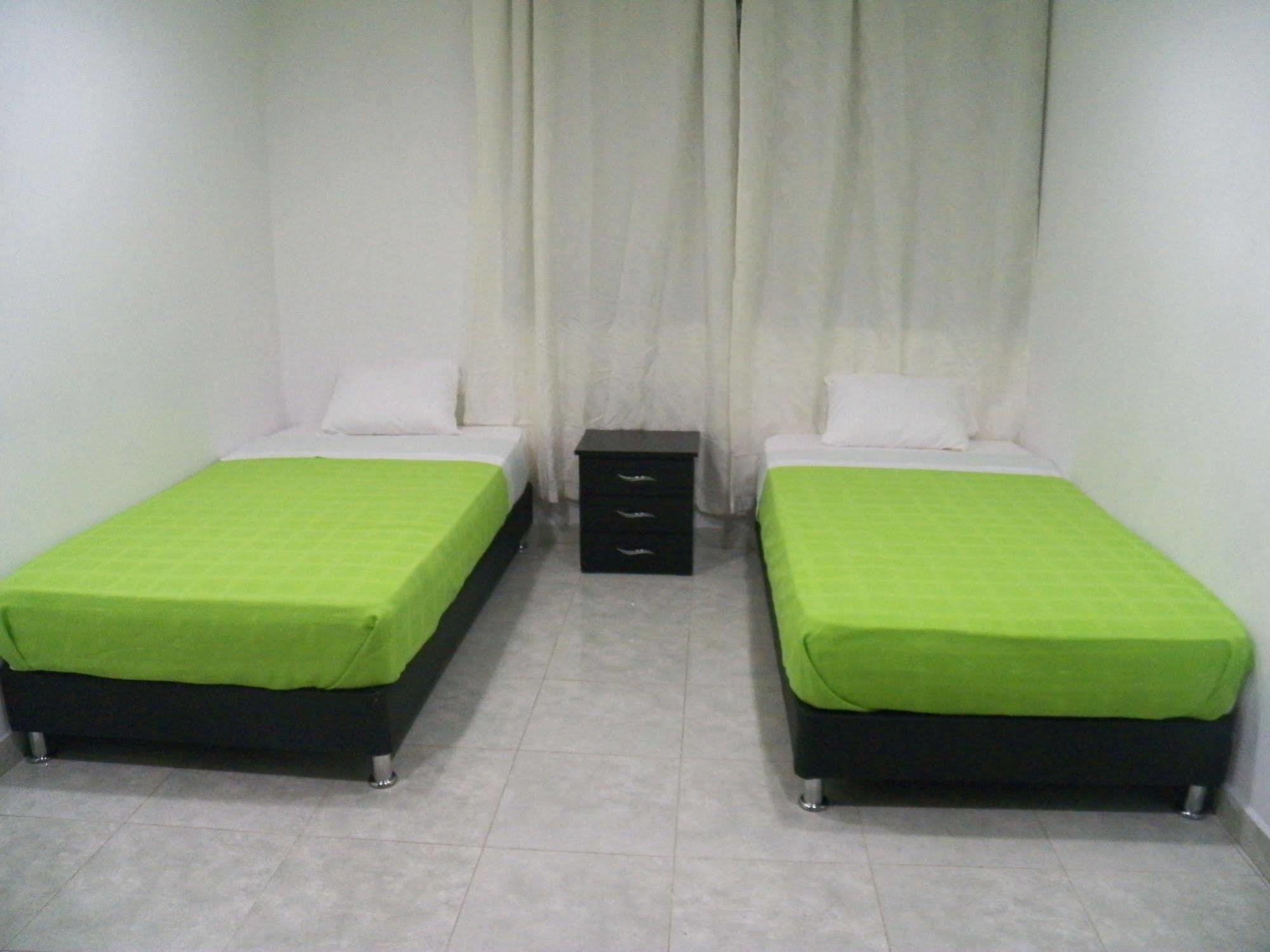 Hostal Deluxe Santander Manizales Exteriör bild