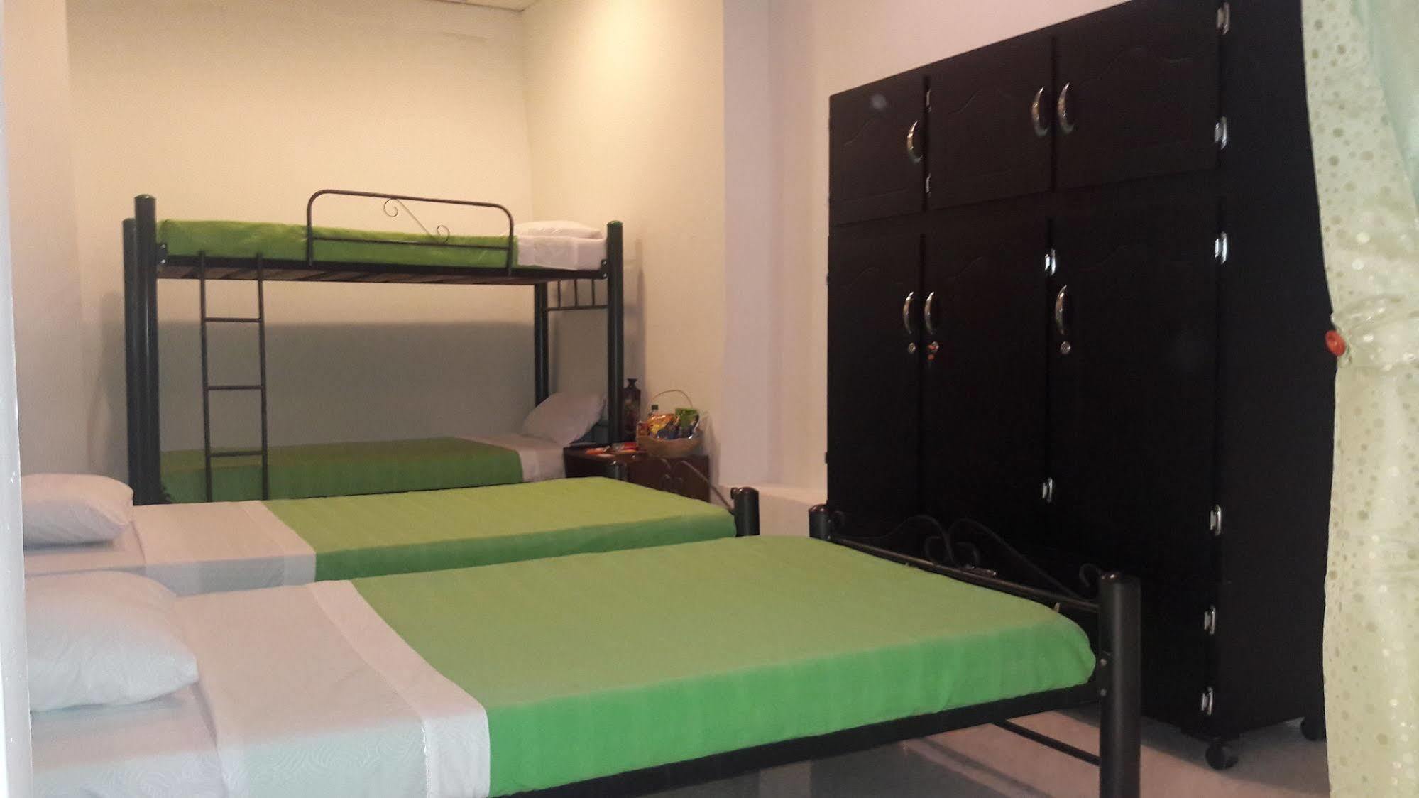 Hostal Deluxe Santander Manizales Exteriör bild