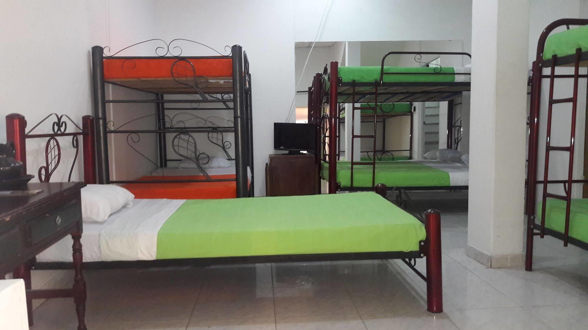 Hostal Deluxe Santander Manizales Exteriör bild